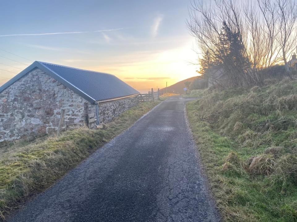 Piper'S Cave Bed And Breakfast Helmsdale Exterior foto